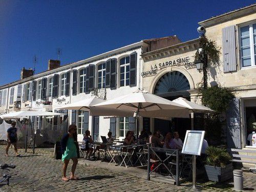 Location saisonnière de luxe Prestige Ile de Ré La Rochelle Ile d’Oléron Royan Saintes maison appartement charme 